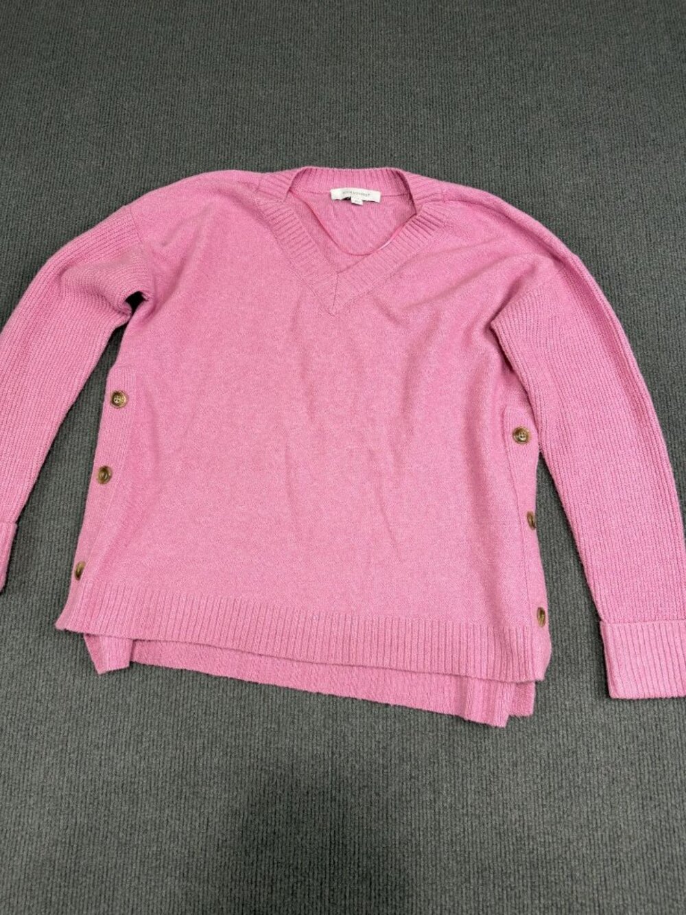 Madison Grey Pink V-Neck Side Button Sweater Womens Size L